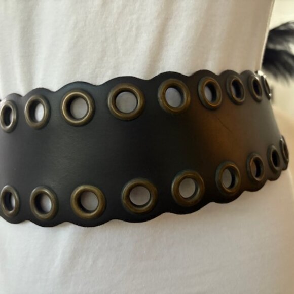 Wide leather belt with metal hardware - Picture 3 of 4